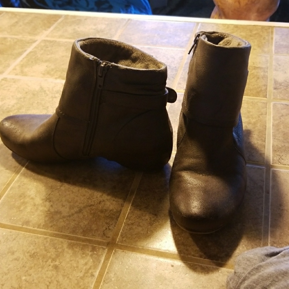 Baretrap ankle boots